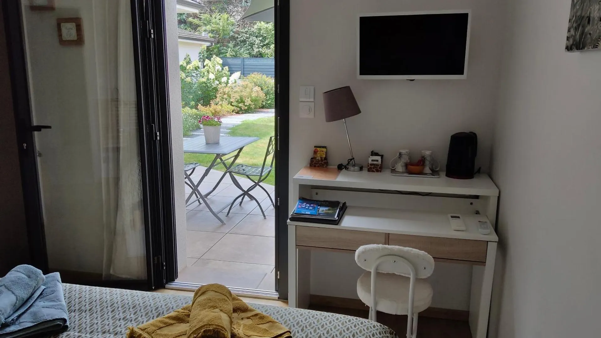 Du Cote De Chez Paule, Chambre Avec Entree Independante Et Salle D'Eau Privative Séméac
