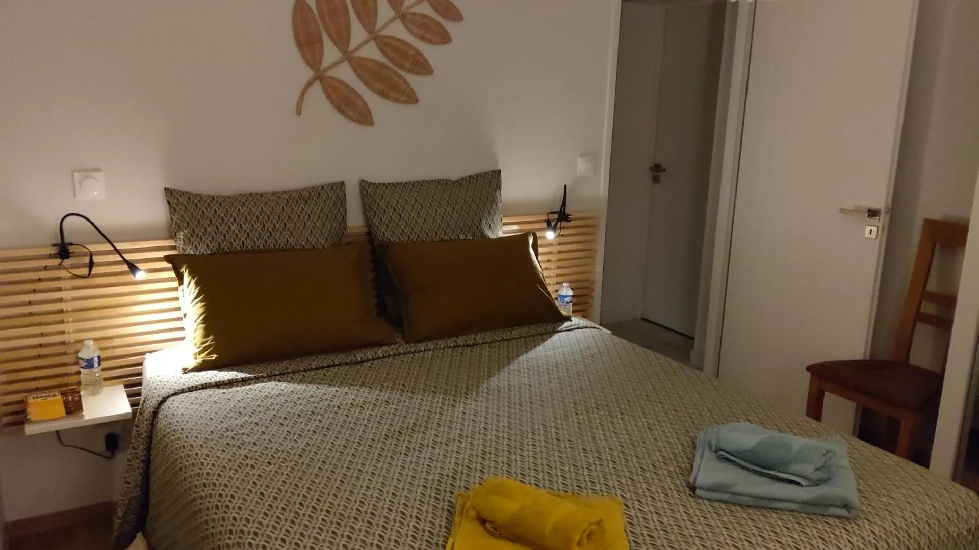 Du Cote De Chez Paule, Chambre Avec Entree Independante Et Salle D'Eau Privative Semeac France