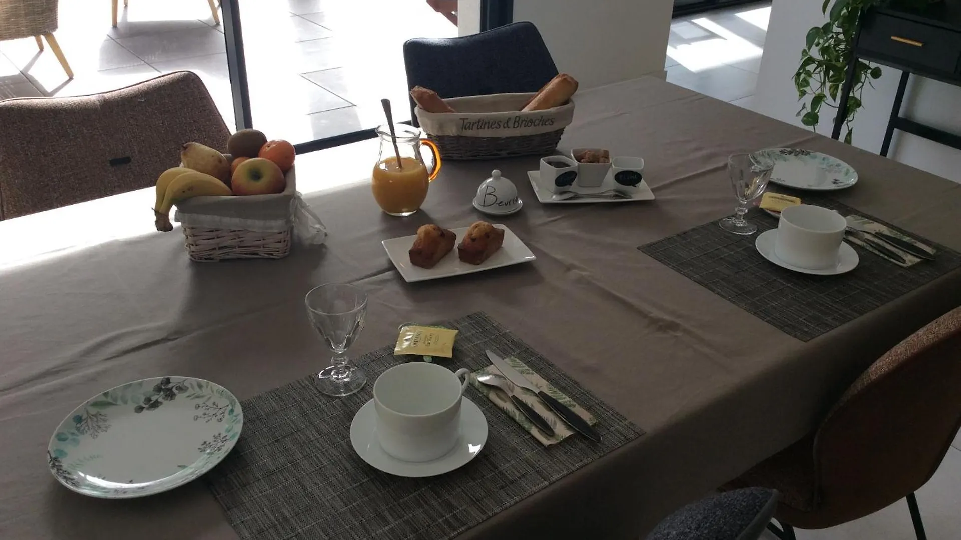 Bed & Breakfast Du Cote De Chez Paule, Chambre Avec Entree Independante Et Salle D'Eau Privative Semeac France